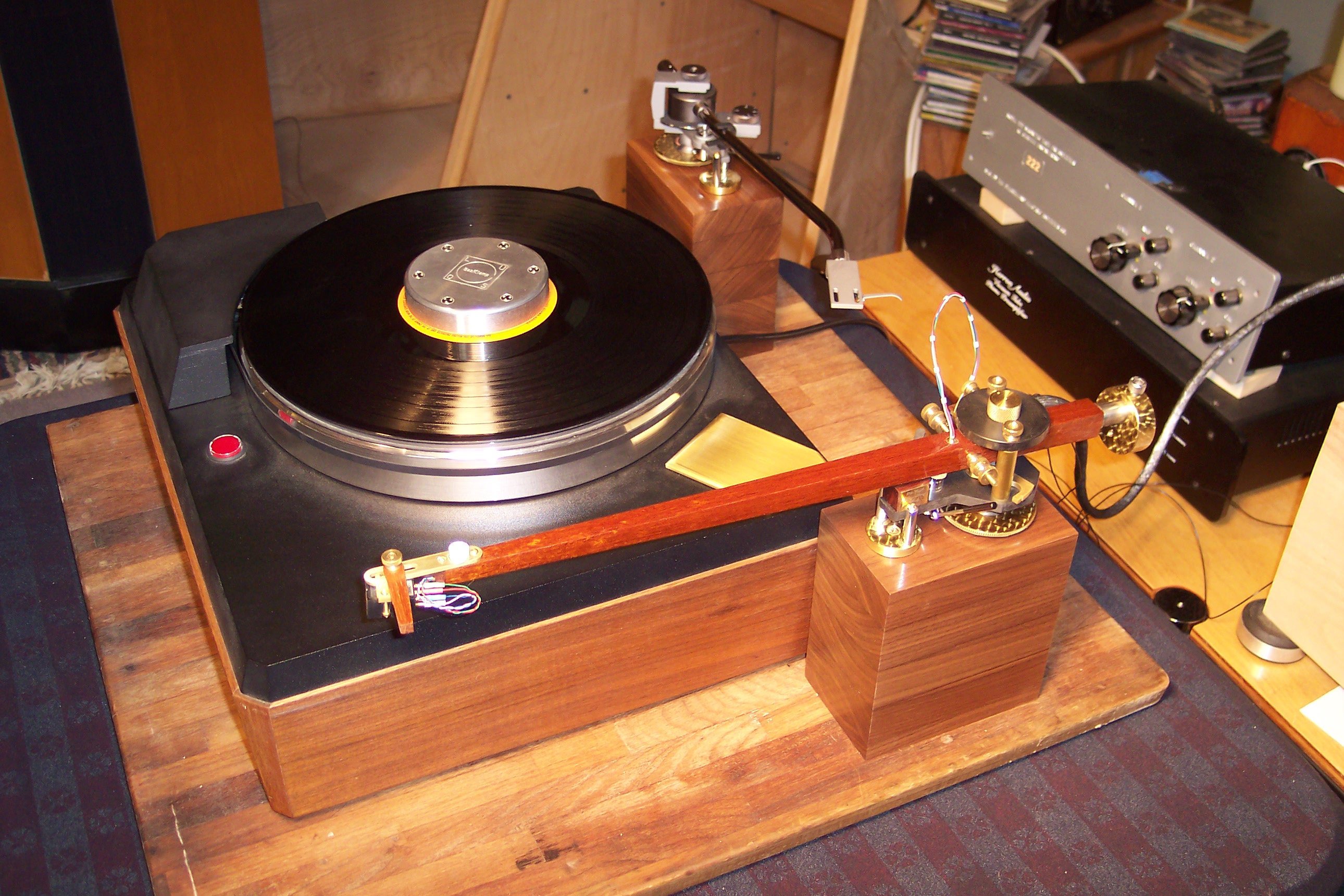 14" Woody and 12" Jelco on Analog Engineering Empire Table with Sticky Putty Block Mount